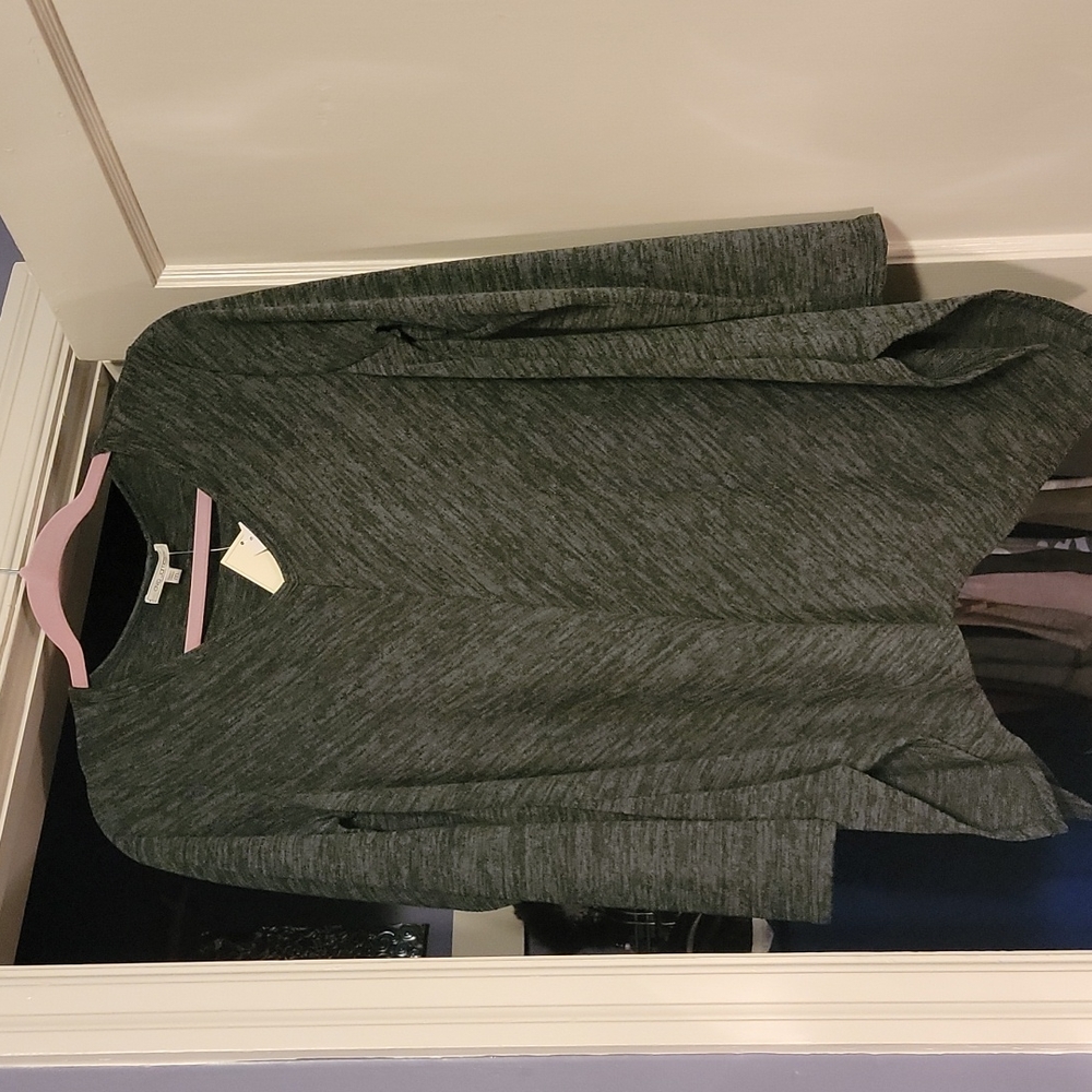 NWT Ava James Sweater